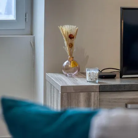 Apartment #hd White & Grey T2 Belle Electrique Grenoble